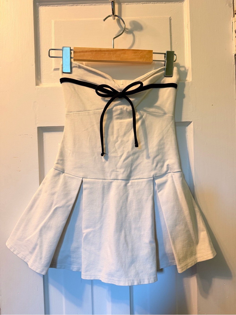 Sweet Muse Strapless Bow-Detail Skater Romper XS